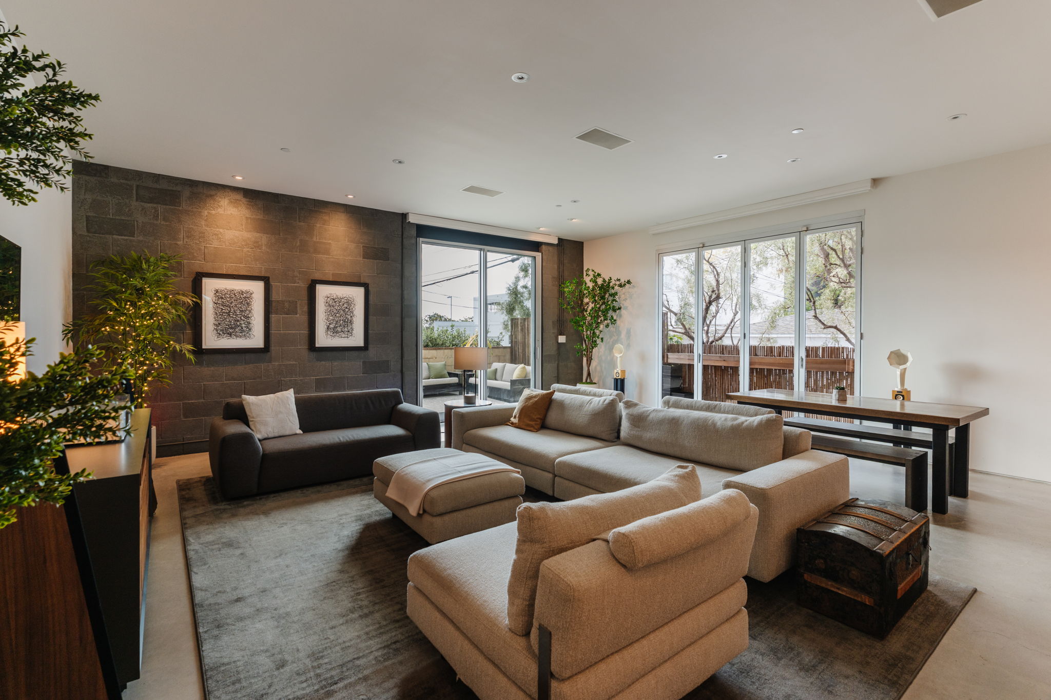 Condo interior photo 10