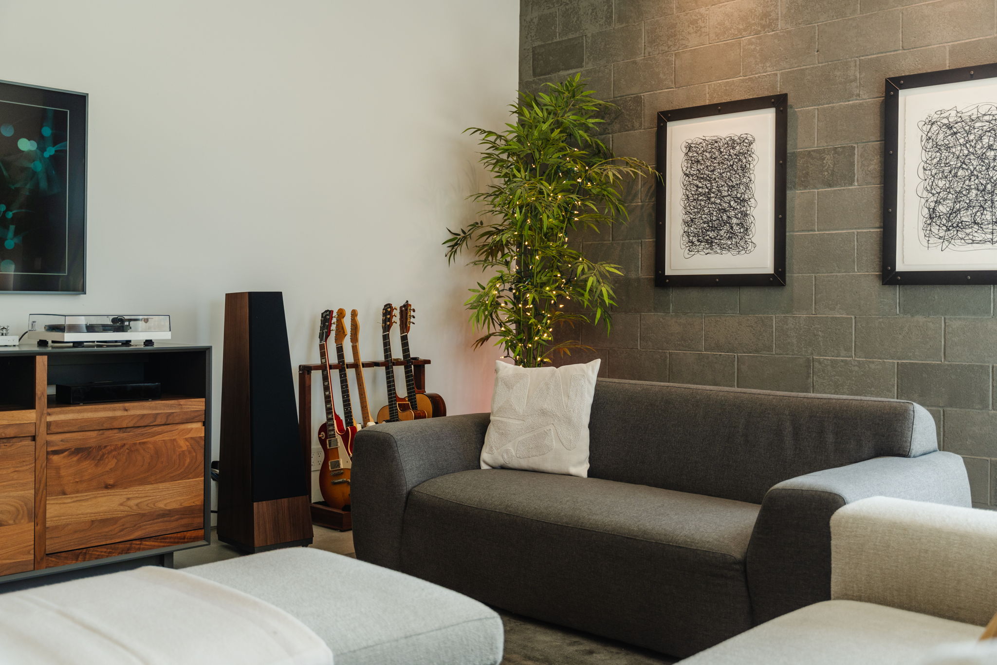 Condo interior photo 20