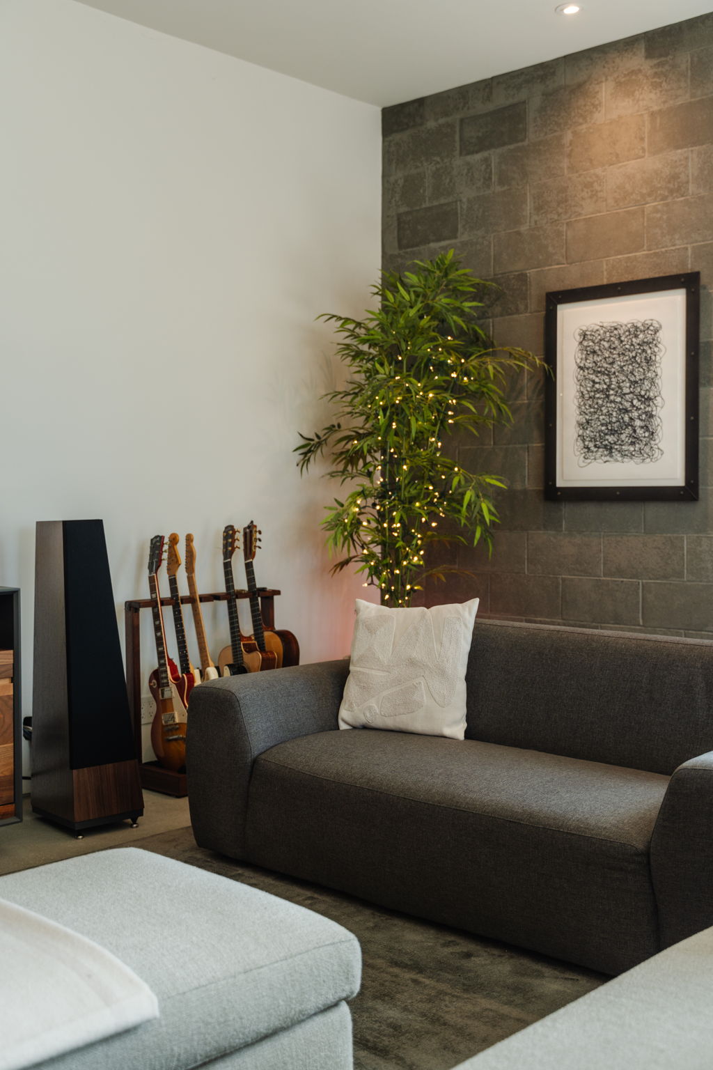 Condo interior photo 21